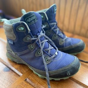 EUC Ahnu by Teva Ripstop Waterproof Hiking Boots. Size 9. Royal blue/purple.